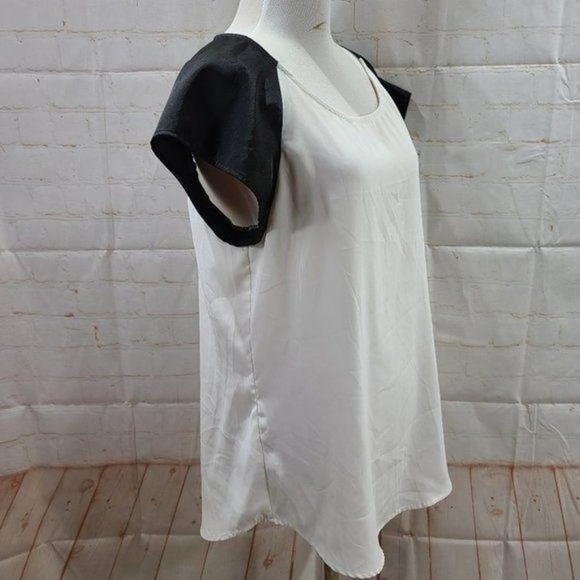 Express black sleeves zipper in top middle back - Picture 9 of 10